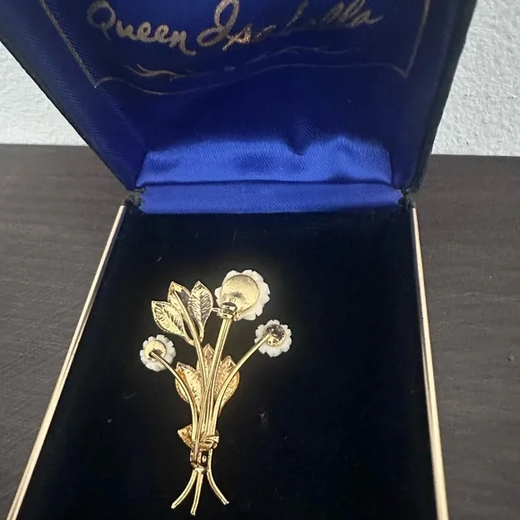 Vintage Gold and White Floral Brooch by Vintage - Picture 5 of 8